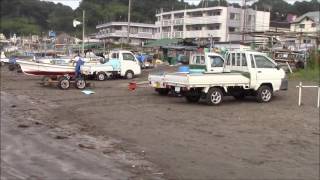 台風3連発接近の鎌倉坂の下サーフィン（8/21am7すぎ)-波なし、風なし、サーファーラッシュ➀