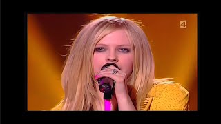 Avril Lavigne - All The Small Things (Live France 2007) •Blink 182 Cover• 4K REMASTERED
