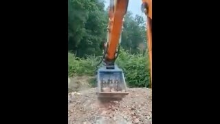 TMA Machinery C2 Crusher bucket 3.5 ton excavator digger