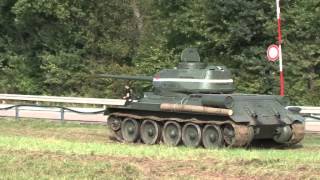 Historische Panzer  Jagdpanther, T34 und Panther an der WTD 41 in Fahrbetrieb