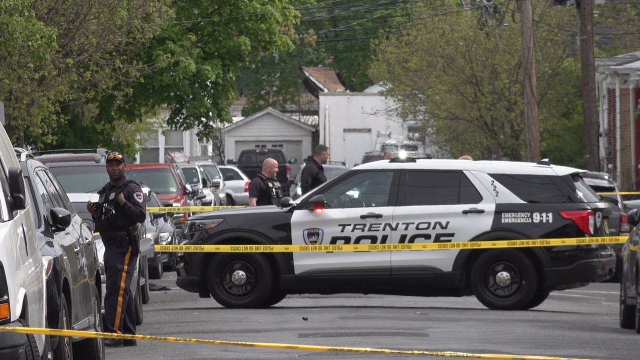 Shooting Leaves 2 Wounded,1 Dead - YouTube