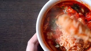 チーズがトロトロ塩とまとラーメンの作り方