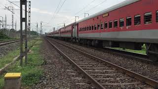 22511 LTT-KAMAKHYA KARMABHOOMI EXPRESS Leading with HOWRAH WAP4  Just Departed CHAKRADHARPUR