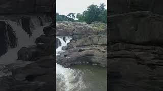 Perumthenaruvi Water Falls / പെരുന്തേനരുവി വെള്ളച്ചാട്ടം