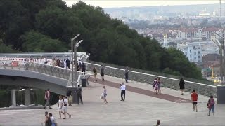 Киев туристический  Пешеходно-велосипедный мост через Владимирский спуск