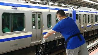 E235系1000番台横クラJ-07編成+横クラF-09編成横浜駅発車