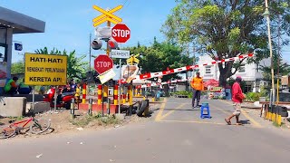 UJICOBA PALANG BARU !! Perlintasan Kereta Api Desa Terung Kulon, Sidoarjo