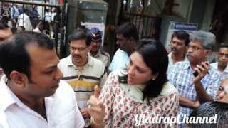 Local MP Priya Dutt Heated Debate With Residents