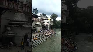 Pashupatinath ko kinar ma Bagmati mata