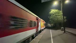 Dangerous Speed by Shrill Honking Wap7 led Howrah Rajendranagar Superfast furiously skips at 130