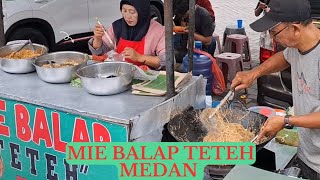 Sepasang Suami Istri Ini Semangat Berjualan Mie Balap Bersama Cucu Kesayangan Nya. Mantap👍👍👍