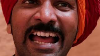 Folk Singer, 4 Different Languages in 1 minute - Jodhpur, Rajasthan, India