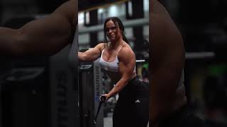 Melinda Lindmark Cable Biceps Curls | #gymgirls #melinalindmark #crossfit