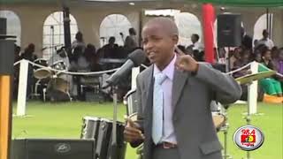 President Uhuru Kenyatta overwhelmed by a 13 year old star at state House garden party