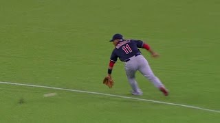 CLE@TOR: Ramirez backhands grounder, fires to first