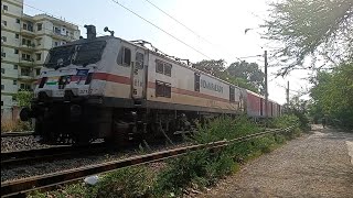 Full Speed 😱 12809 Mumbai CSMT - Howrah Mail Loco - WAP 7 Santragachi 37127 With Track Sounds 🔥