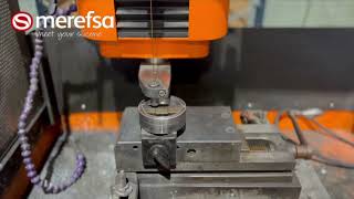 Hole drilling EDM process - Merefsa /   Proceso de taladro de agujeros EDM - Merefsa