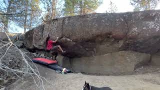 Central Oregon Bouldering: Troll Hunter V6