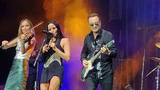 Toss the Feathers  – The CORRS (Live in Manila 2023 | Day 1)