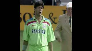 Wasim Akram Magical Outswing Delivery Vs Greatbatch - Amazing Fast Bowling