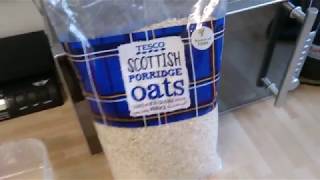 Tesco Scottish porridge oats 2 kg cooking fast healthy food .