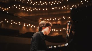 Gibran Alcocer in the Grand Hall of the Elbphilharmonie