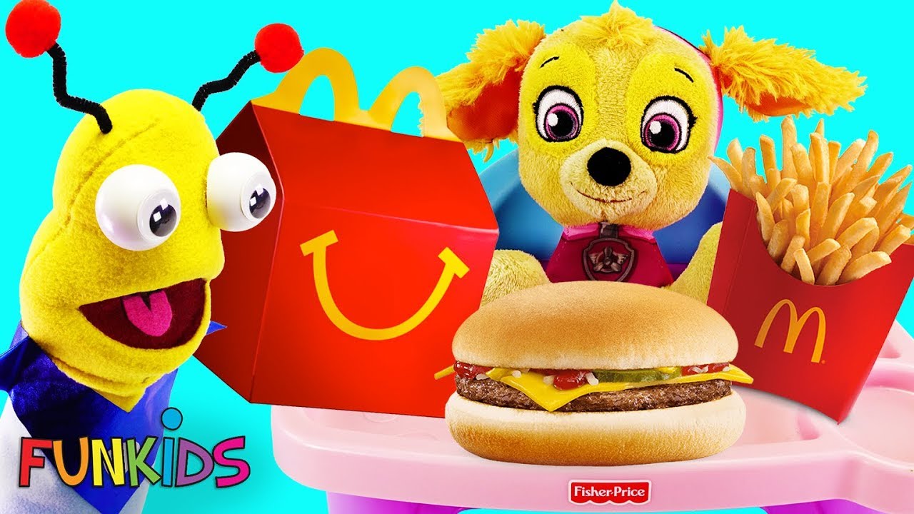 PAW PATROL Skye Eats Giant McDonald's Happy Meal - YouTube