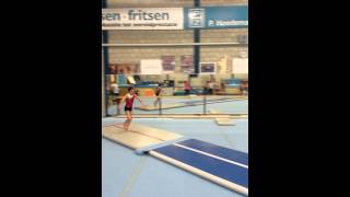 Ilse eerste overslag salto !