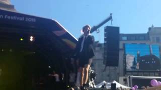 150809 fancam Amber Shake That Brass - London Korean Festival