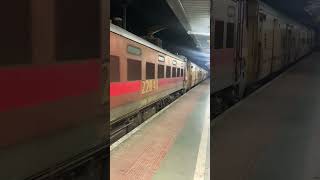 GURUVAYUR  EXPRESS | CHENNAI EGMORE TO GURUVAYUR EXPRESS TRAIN IN ANGAMALI RAILWAY STATION #irctc