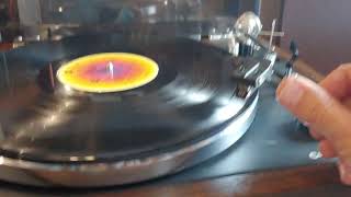 Classic 70s Turntable, Curtis Mathes idler wheel drive. DEMO.