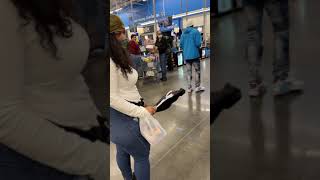 Atlanta Woman Gets her wig snatched off at Walmart #Shorts Walmart