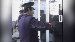 Policia tatimore mbyll 60 subjekte private në qytetin e Elbasanit - (30 Tetor 2005)