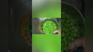 সকলের প্রিয় করাইশুটির মশলাদার রেসিপি😱।। greenpeas gravy#Ytshorts