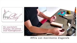 Affilo con un movimento diagonale due coltelli giapponesi