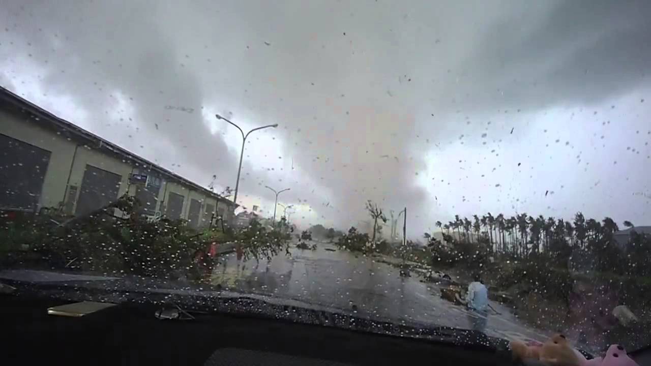 Taiwan Tornado Blows A Car And Person From The Road - YouTube