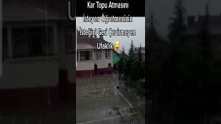 Kar Topu Atmasını İsteyen Öğretmeninin İsteğini Geri Çevirmeyen Ufaklık