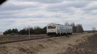 Autobus szynowy MR4022 Arriva na DK56 Wudzyn przejazd kolejowy ze szlabanami 19.03.2017