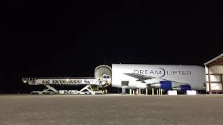 Timelapse of Boeing Dreamlifter Loading