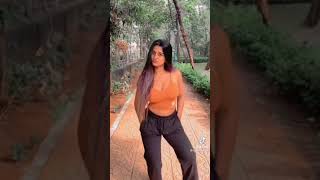 බලන්නකෝ ඇදන් ඉන්න ඇදුමේ ලස්සන | #shorts #tiktok #youtube #subscribe