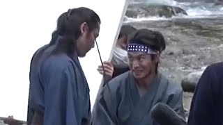 山崎賢人、“キングダム”共演の坂口拓と熱いハグ、緊迫のアクションシーンも　「狂武蔵」メーキング映像が公開