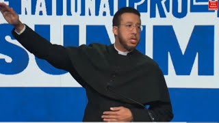 Calvin Robinson (who’s switched between 4 churches in 2 years) does the Elon Musk Nazi-esque salute!