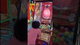 BANG!! BANG!! THE FUN OF CHILDREN PLAYING IN THE 'FUN WORLD' #shortvideo #cute #game