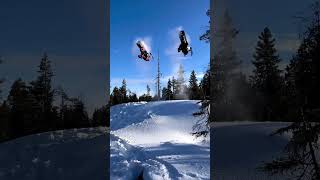 Double double 😎 @adamthomelius #snow #snowmobile #skidoo #backflip #epic #skills #tricky #crazy