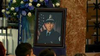 Slain Chicago police officer mourned at funeral