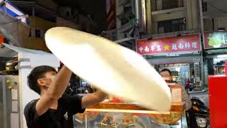 Giant Handmade Pizza / 巨大手作披薩 - Taiwanese Street Food