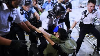 Hong Kong: les images des heurts lors de la manifestation géante 3/3 | AFP News