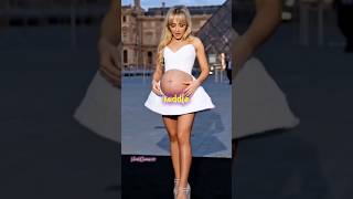 Sabrina Carpenter Said Pregnant in Her Outro?! 😱👀#sabrinacarpenter #shorts