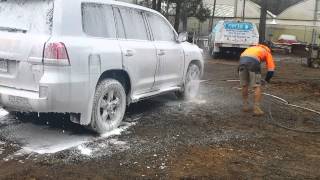 Landcruiser touchless clean with Nerta Jumbo