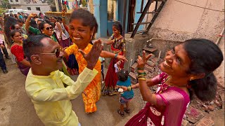 ह्या काकांची Dance 🕺 Vibe एवढी आकर्षक होती की | लग्नातल्या पाहुणे सोबत 📸Camera Man ला सुद्धा नाचवलं